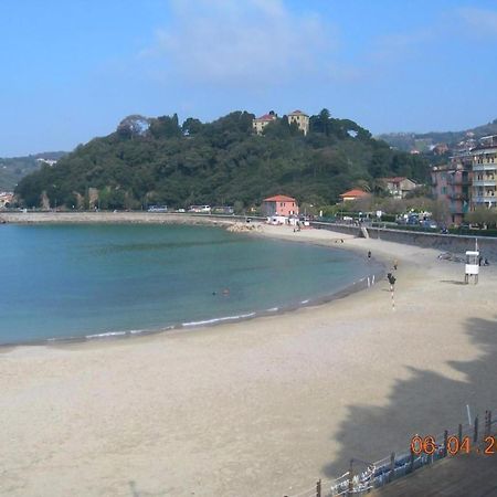 Affittacamere "In Piazzetta Da Vasco" Lerici Exterior photo