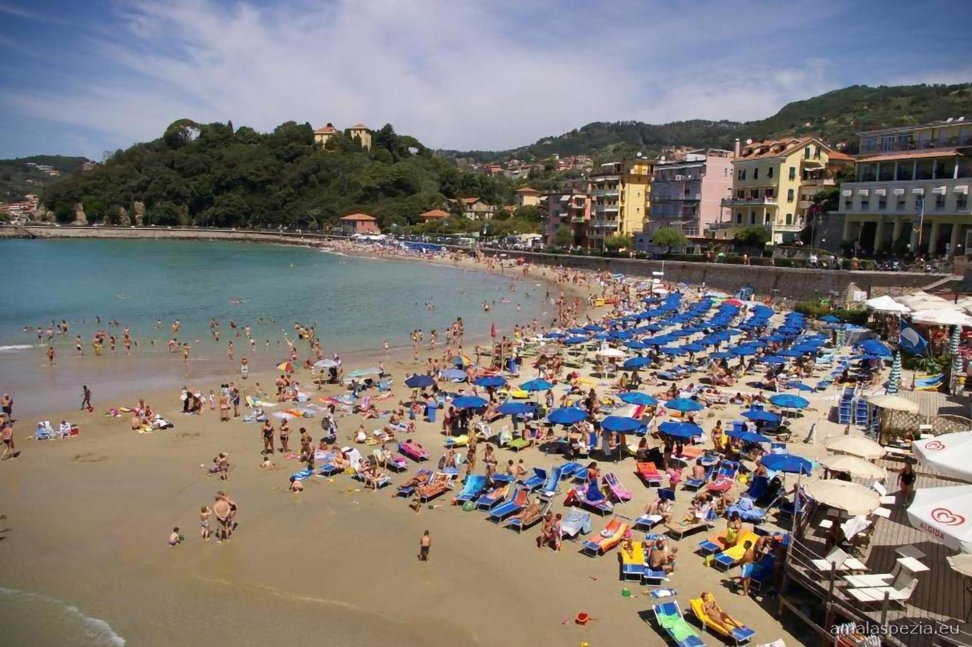 Affittacamere "In Piazzetta Da Vasco" Lerici Exterior photo